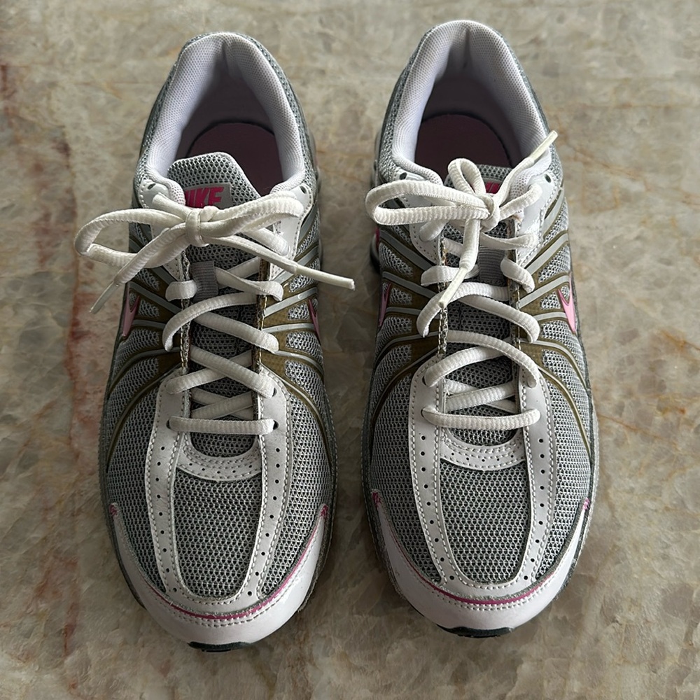 Nike Shox youth 5.5